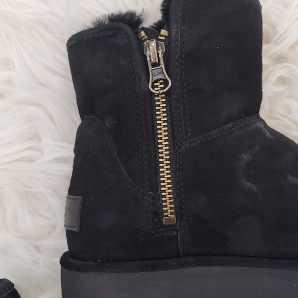 Ugg Abree II Black Leather Mini Boot - Picture 4 of 6